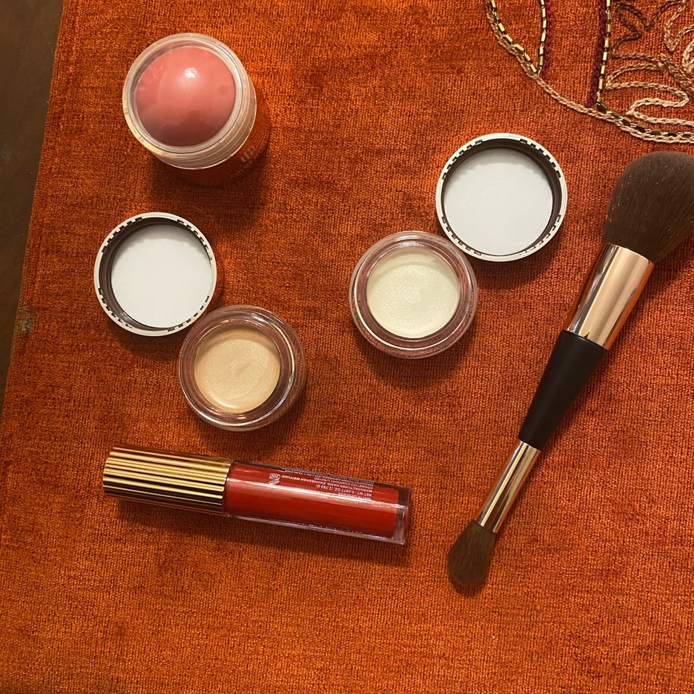Blush highlighter